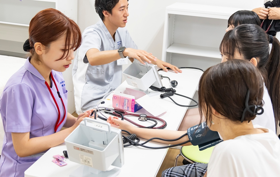 シミュレータ・点滴滴下・血圧測定体験